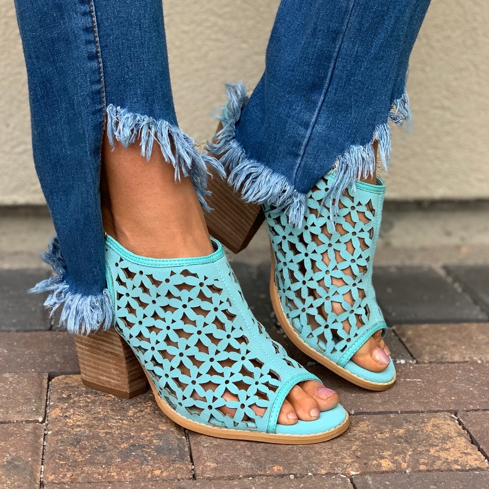 Turquoise Leather Laser Cut Flower Peep Toe Sandal - Picture 4 of 8